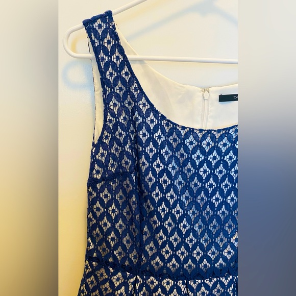 NWT Tahari A-line dress - tatted lace (6) - Picture 4 of 12